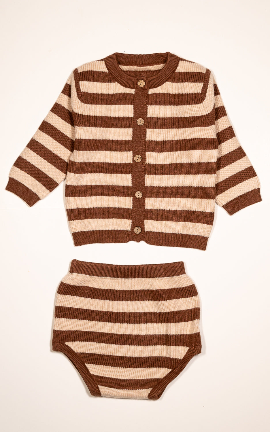 CONJUNTO TEJIDO CARDIGAN Y PANTY RAYAS CAFÉ