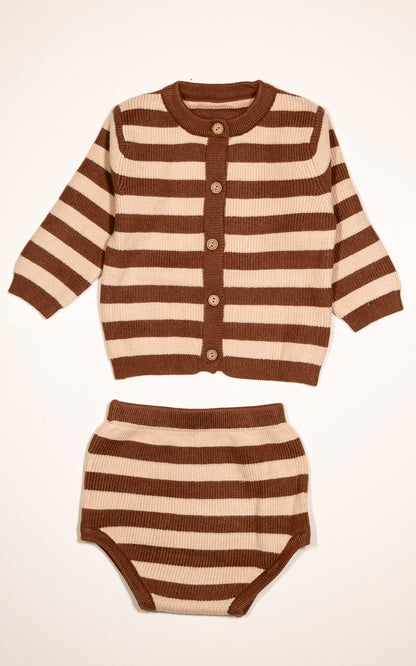 CONJUNTO TEJIDO CARDIGAN Y PANTY RAYAS CAFÉ