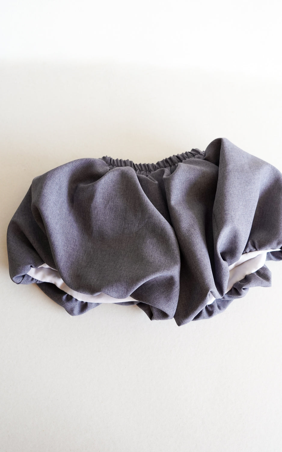 SHORT GLOBITO GRIS
