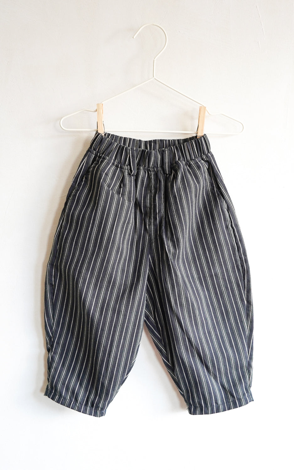 PANTALON BAGGY NEGRO RAYAS