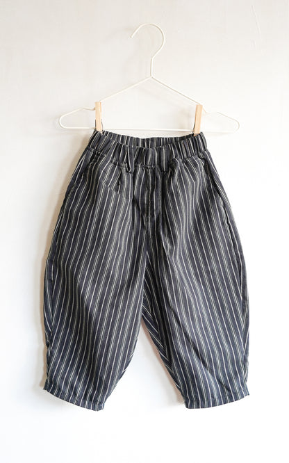 PANTALON BAGGY NEGRO RAYAS